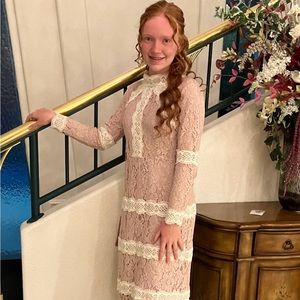 Dᴀɪɴᴛʏ Jᴇᴡᴇʟʟs Dʀᴇss